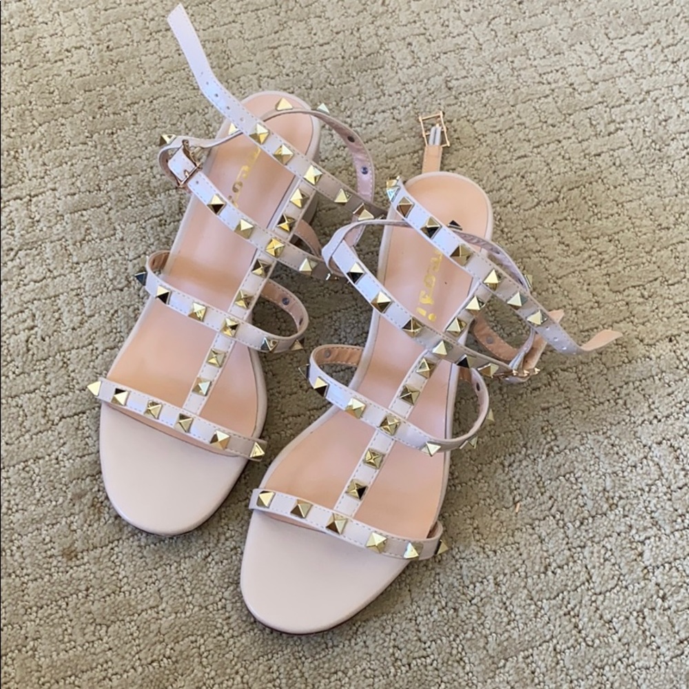 Valentine Rockstud sandal heel look-a-like